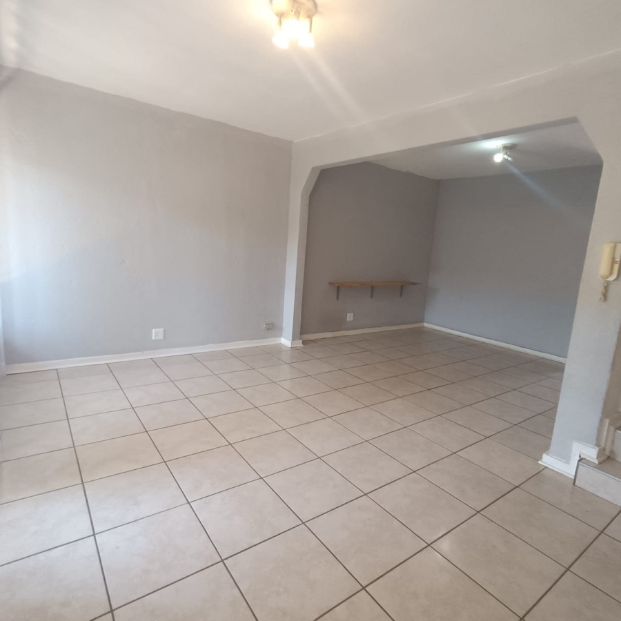 To Let 2 Bedroom Property for Rent in Fairland Gauteng