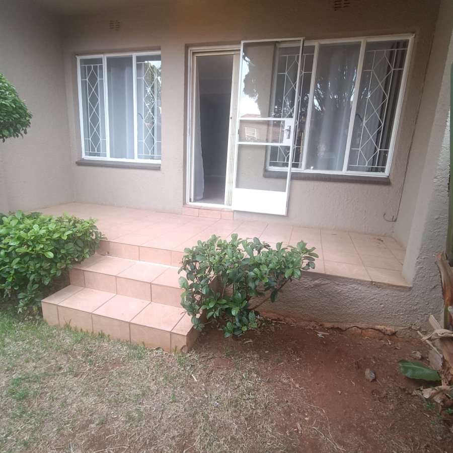 To Let 2 Bedroom Property for Rent in Fairland Gauteng