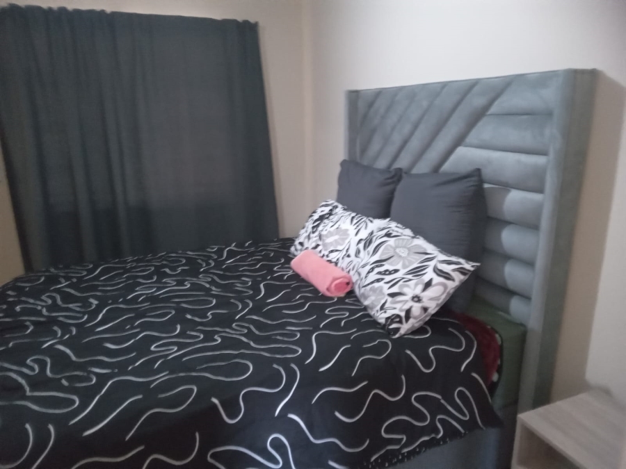 1 Bedroom Property for Sale in Vorna Valley Gauteng