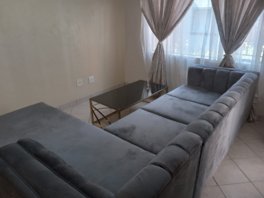 1 Bedroom Property for Sale in Vorna Valley Gauteng