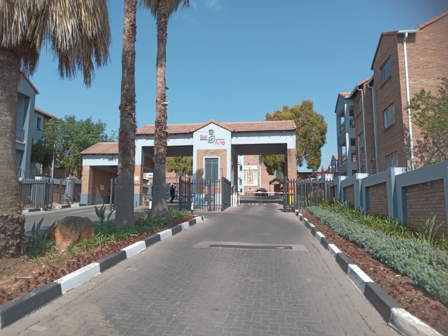 1 Bedroom Property for Sale in Vorna Valley Gauteng