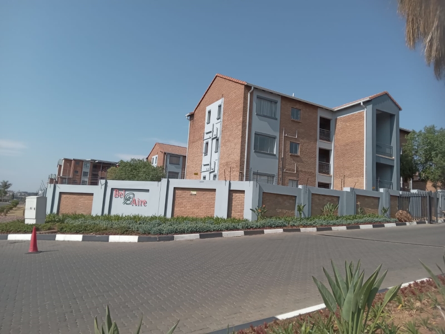 1 Bedroom Property for Sale in Vorna Valley Gauteng