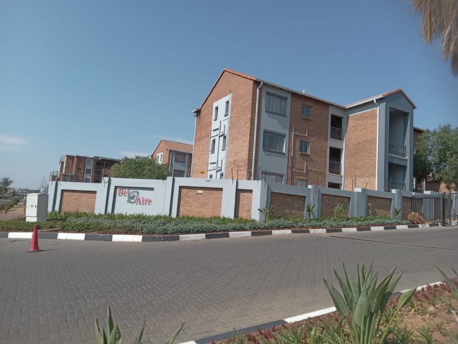 1 Bedroom Property for Sale in Vorna Valley Gauteng