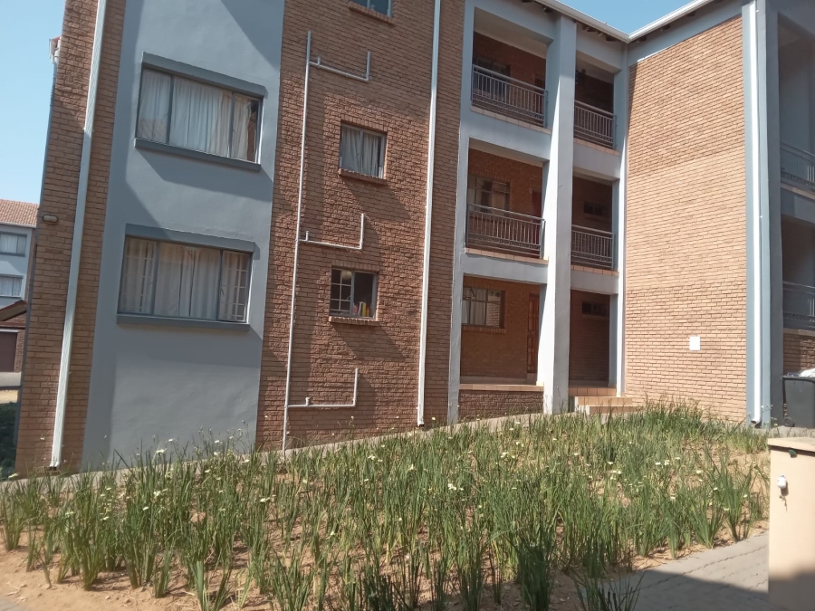 1 Bedroom Property for Sale in Vorna Valley Gauteng