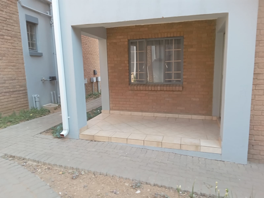 1 Bedroom Property for Sale in Vorna Valley Gauteng