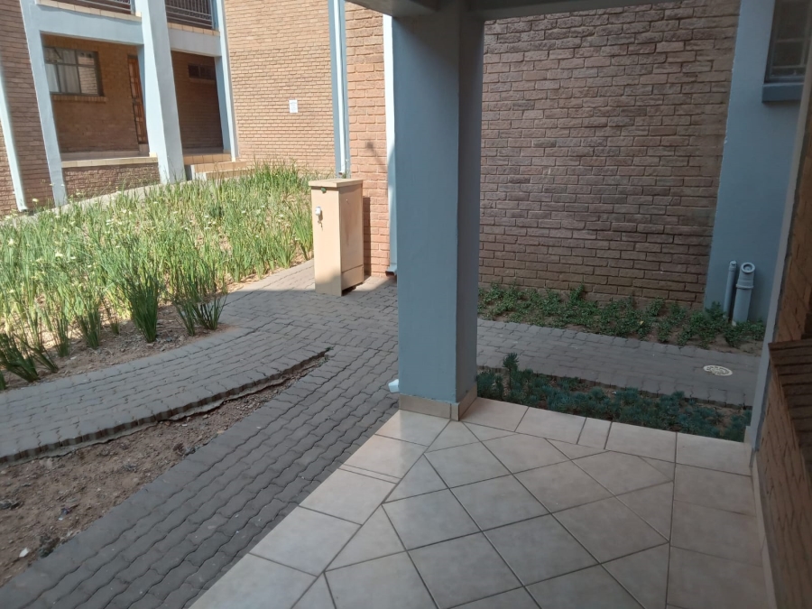 1 Bedroom Property for Sale in Vorna Valley Gauteng