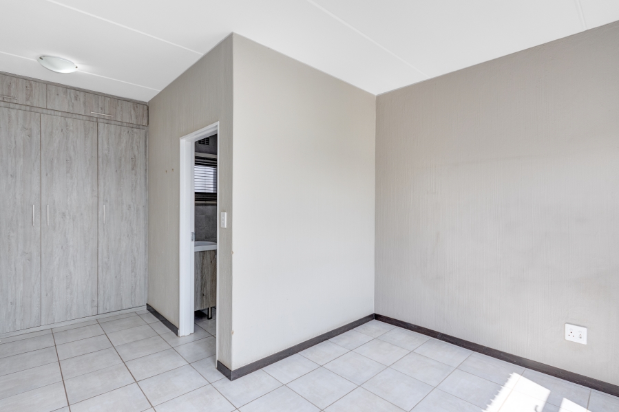 2 Bedroom Property for Sale in Barbeque Downs Gauteng