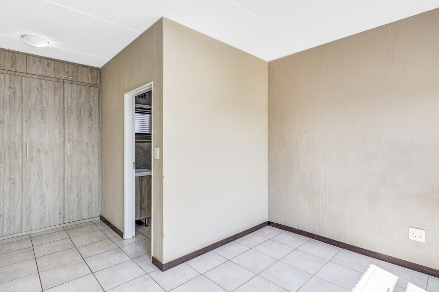 2 Bedroom Property for Sale in Barbeque Downs Gauteng