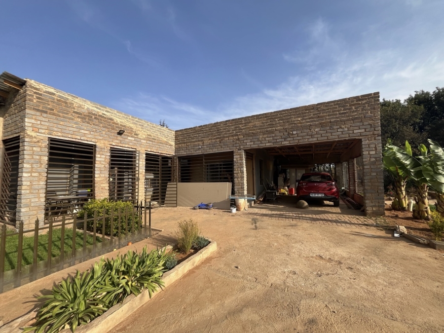 To Let 2 Bedroom Property for Rent in Glen Austin Gauteng