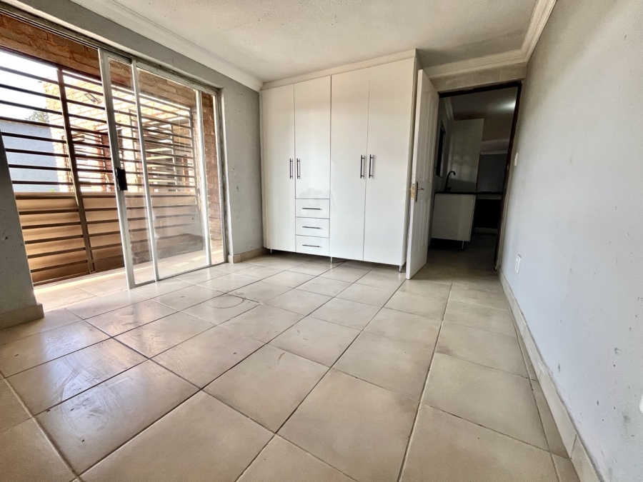 To Let 2 Bedroom Property for Rent in Glen Austin Gauteng