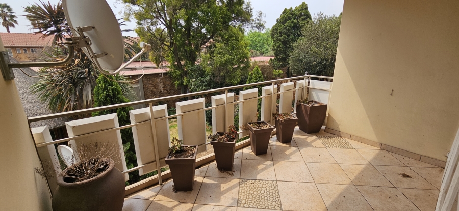 2 Bedroom Property for Sale in Three Rivers Proper Gauteng