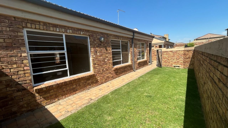 3 Bedroom Property for Sale in Bartlett Gauteng