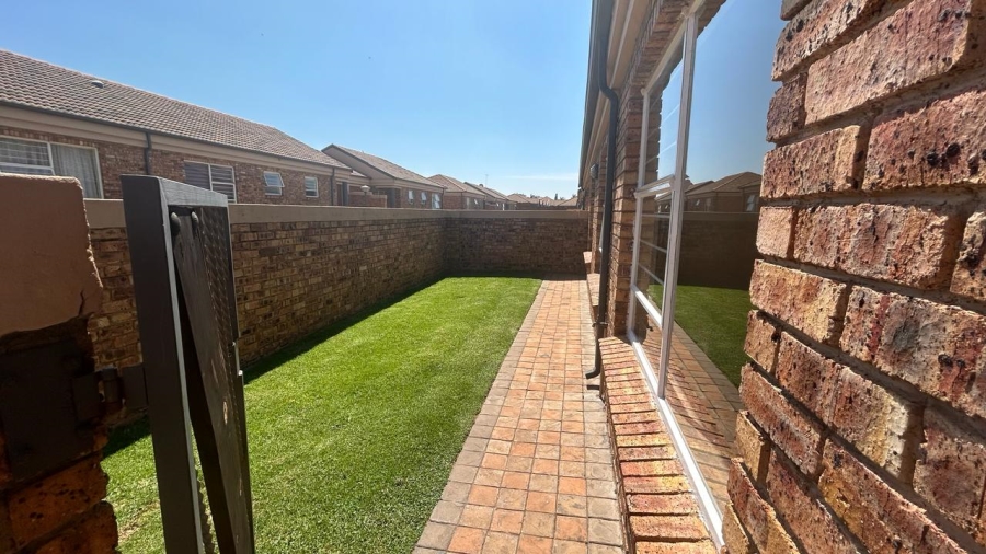 3 Bedroom Property for Sale in Bartlett Gauteng