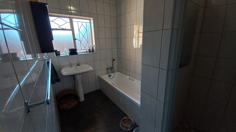 4 Bedroom Property for Sale in Parkdene Gauteng