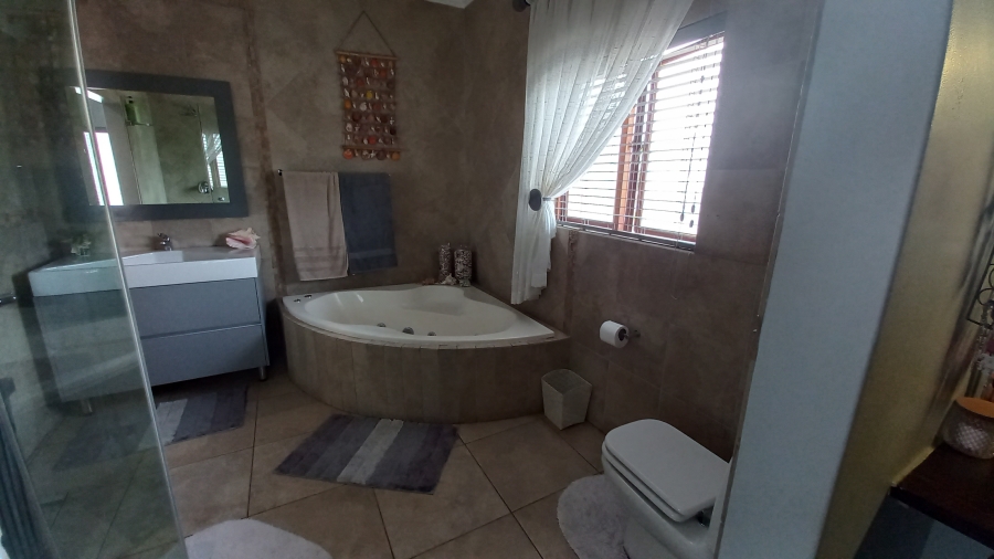 3 Bedroom Property for Sale in Parkrand Gauteng