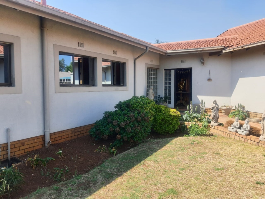 6 Bedroom Property for Sale in Dalpark Gauteng