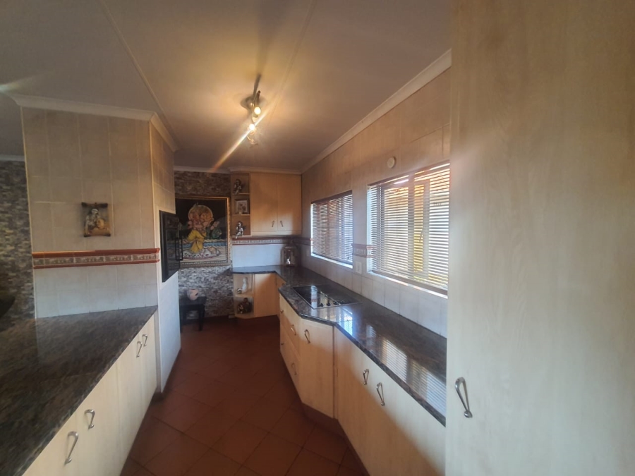 6 Bedroom Property for Sale in Dalpark Gauteng