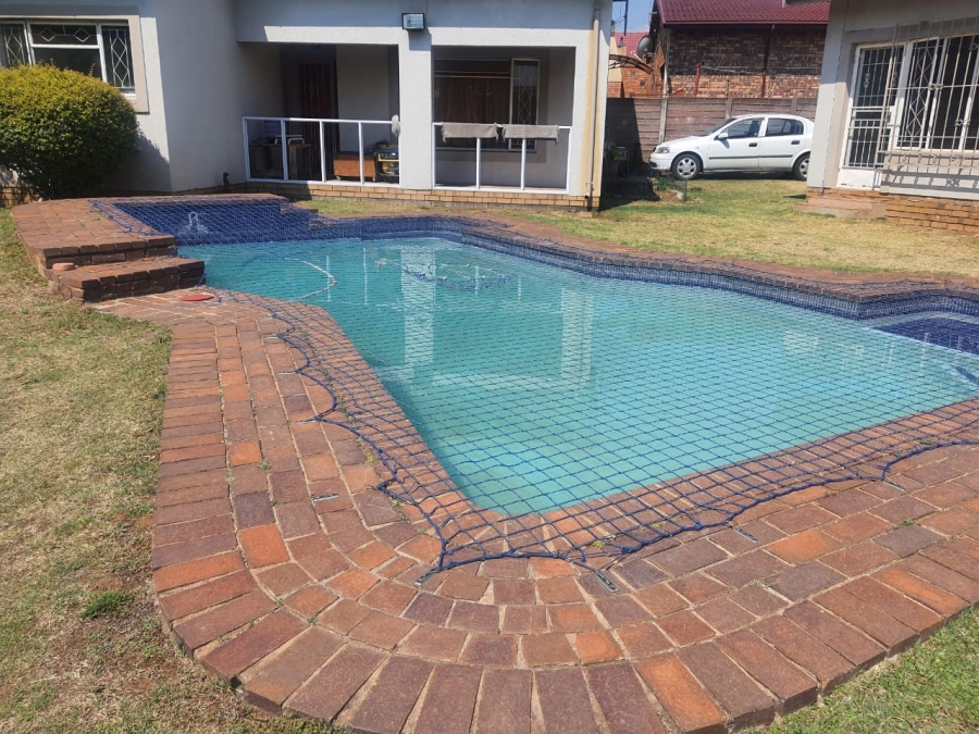 6 Bedroom Property for Sale in Dalpark Gauteng