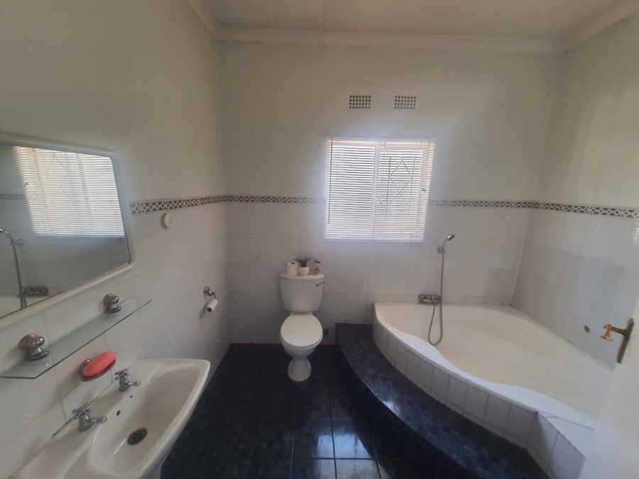 6 Bedroom Property for Sale in Dalpark Gauteng