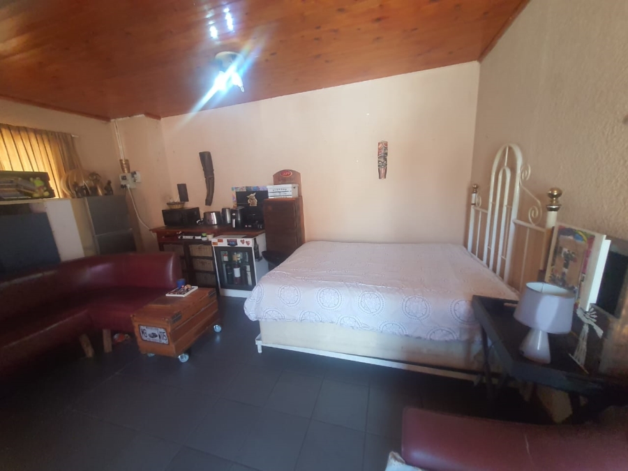 6 Bedroom Property for Sale in Dalpark Gauteng