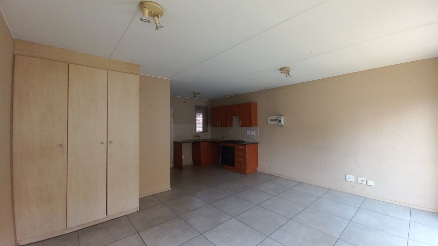 1 Bedroom Property for Sale in Klippoortje Gauteng