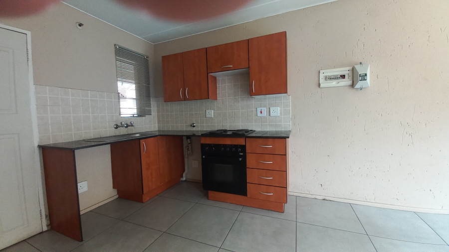 1 Bedroom Property for Sale in Klippoortje Gauteng