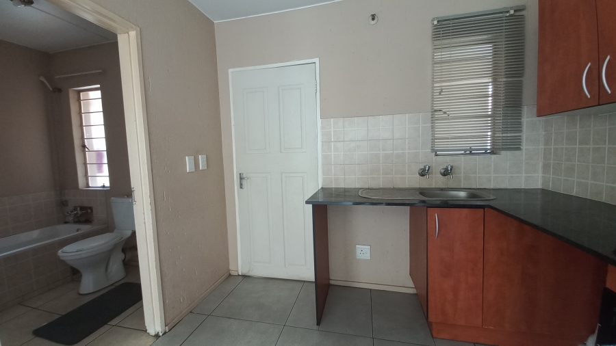 1 Bedroom Property for Sale in Klippoortje Gauteng