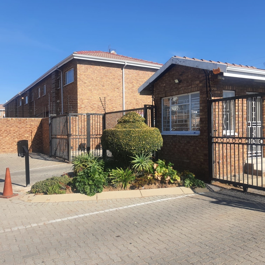 3 Bedroom Property for Sale in Dalpark Gauteng