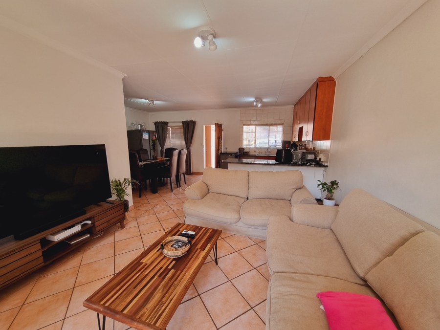 2 Bedroom Property for Sale in Faerie Glen Gauteng