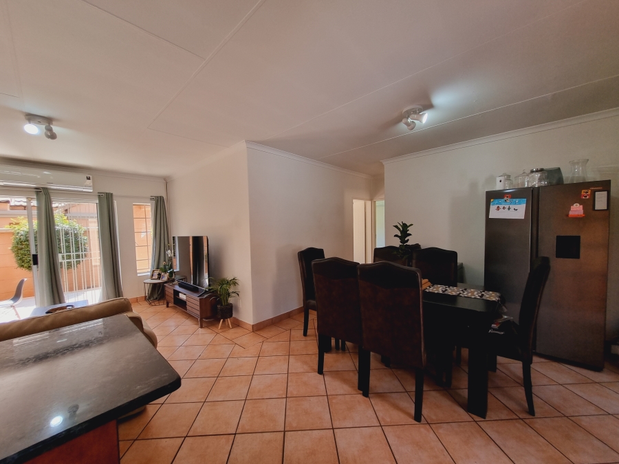 2 Bedroom Property for Sale in Faerie Glen Gauteng