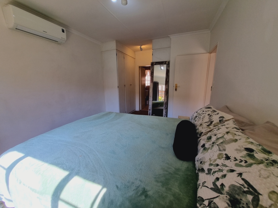 2 Bedroom Property for Sale in Faerie Glen Gauteng