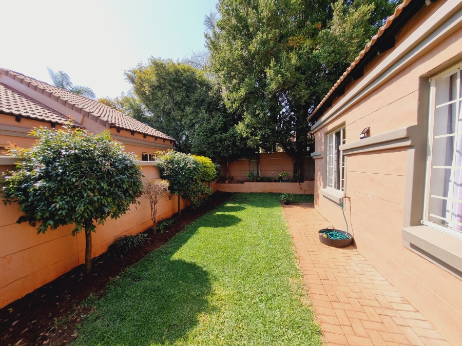 2 Bedroom Property for Sale in Faerie Glen Gauteng