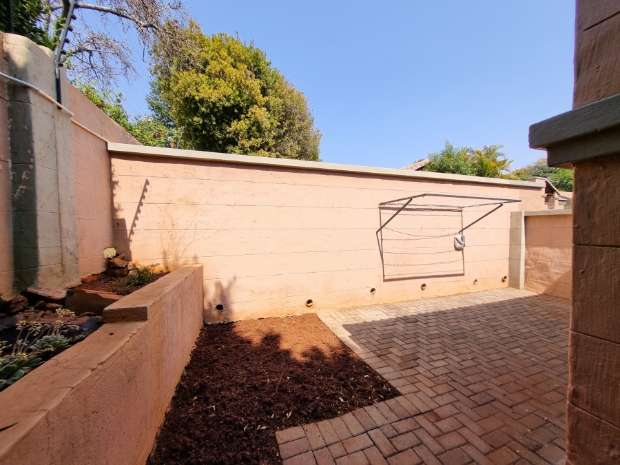 2 Bedroom Property for Sale in Faerie Glen Gauteng