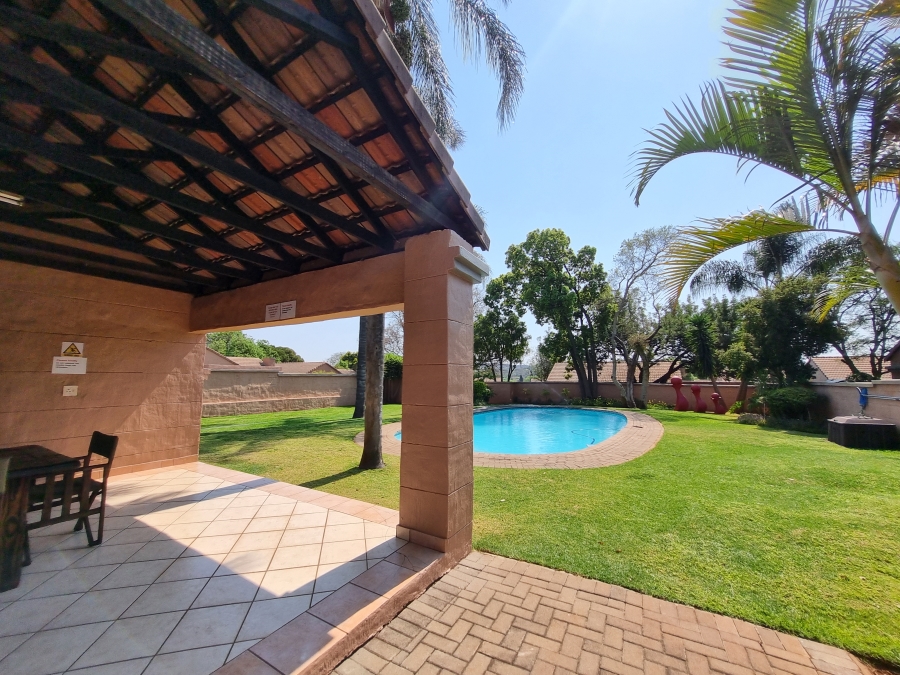 2 Bedroom Property for Sale in Faerie Glen Gauteng