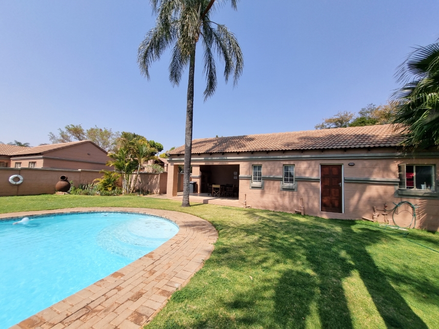 2 Bedroom Property for Sale in Faerie Glen Gauteng