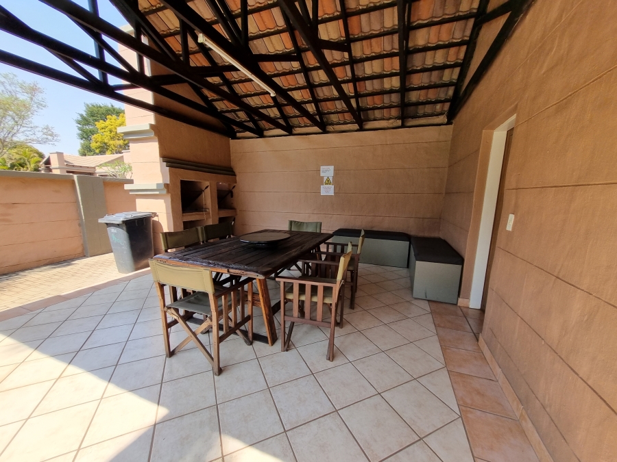 2 Bedroom Property for Sale in Faerie Glen Gauteng