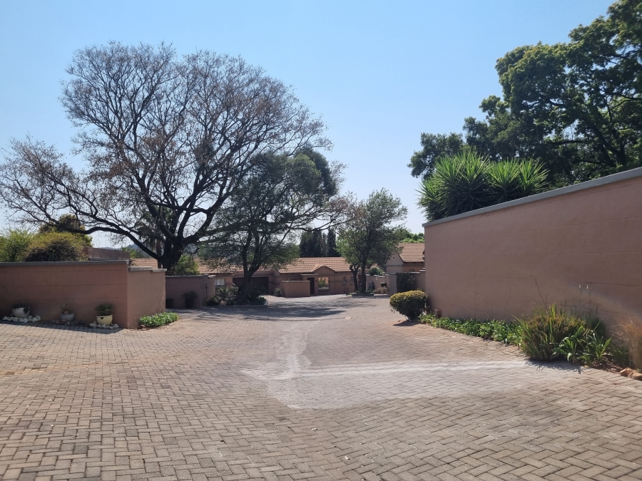 2 Bedroom Property for Sale in Faerie Glen Gauteng