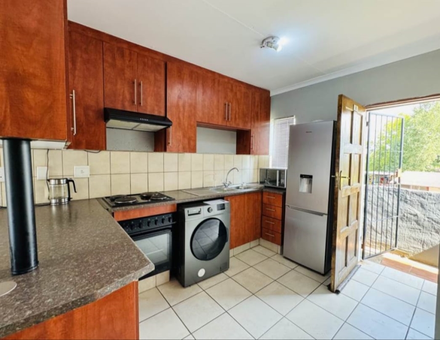 To Let 2 Bedroom Property for Rent in Pollak Park Gauteng