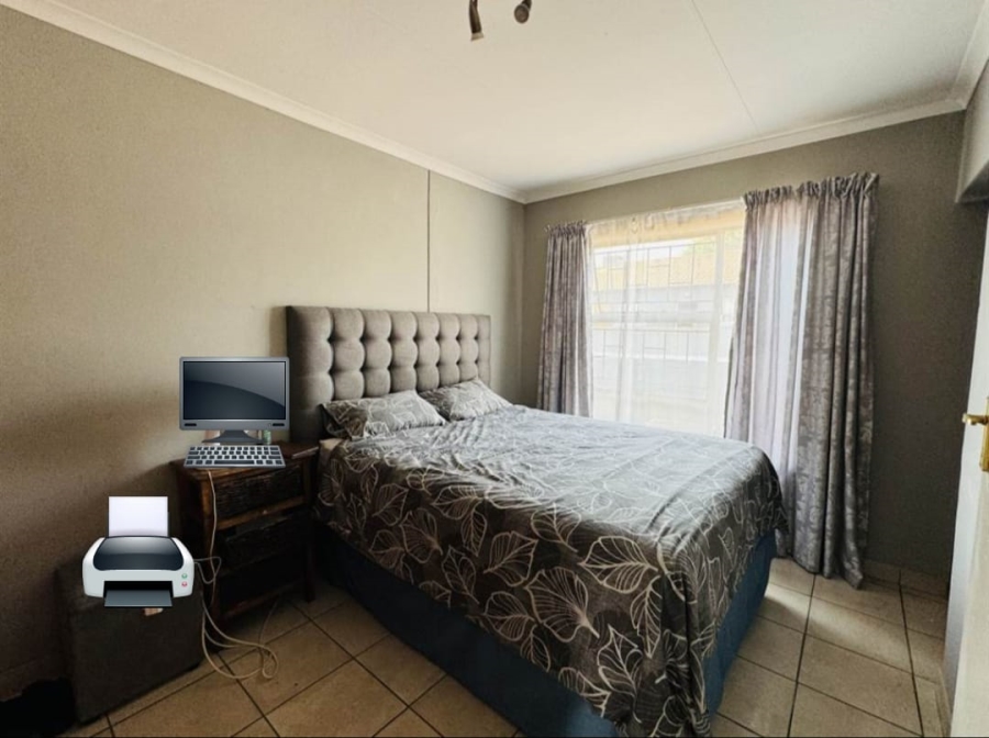 To Let 2 Bedroom Property for Rent in Pollak Park Gauteng