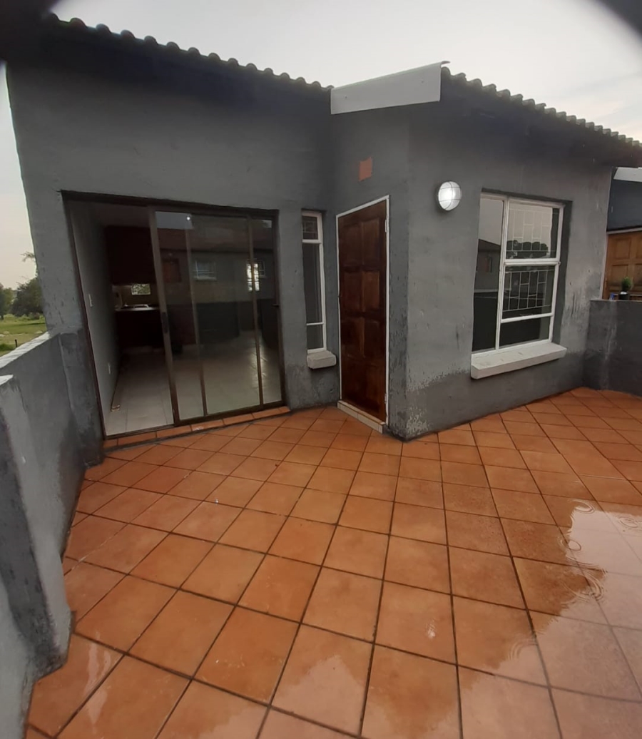 To Let 2 Bedroom Property for Rent in Pollak Park Gauteng