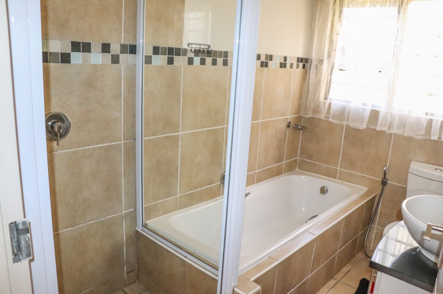 To Let 2 Bedroom Property for Rent in Parkwood Gauteng