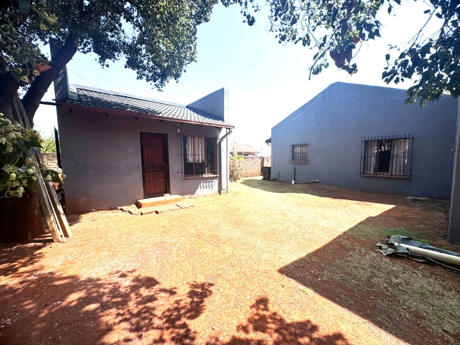 5 Bedroom Property for Sale in Dawn Park Gauteng