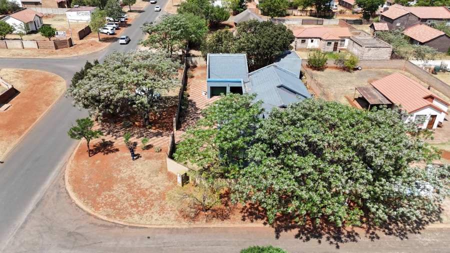 5 Bedroom Property for Sale in Dawn Park Gauteng