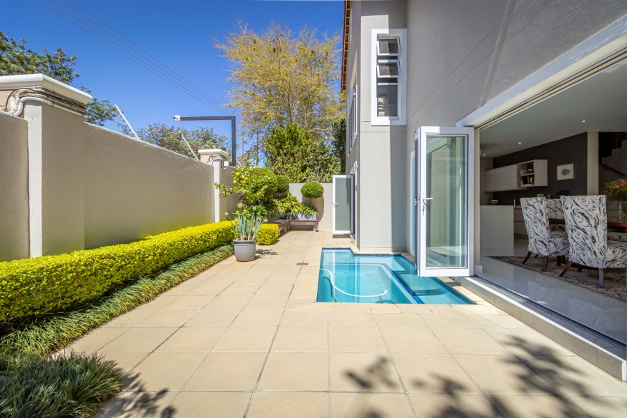 3 Bedroom Property for Sale in Broadacres Gauteng