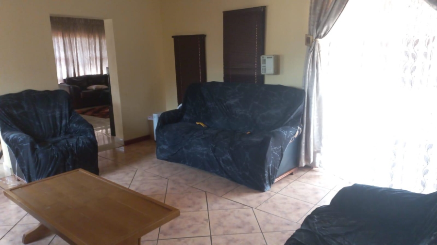 5 Bedroom Property for Sale in Hesteapark Gauteng