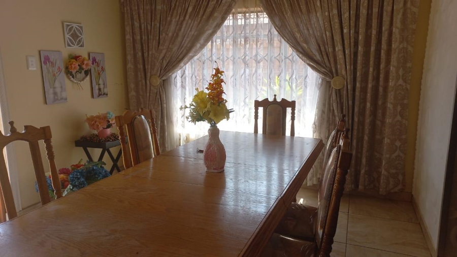 5 Bedroom Property for Sale in Hesteapark Gauteng