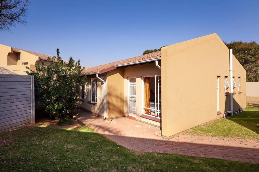 7 Bedroom Property for Sale in Halfway Gardens Gauteng