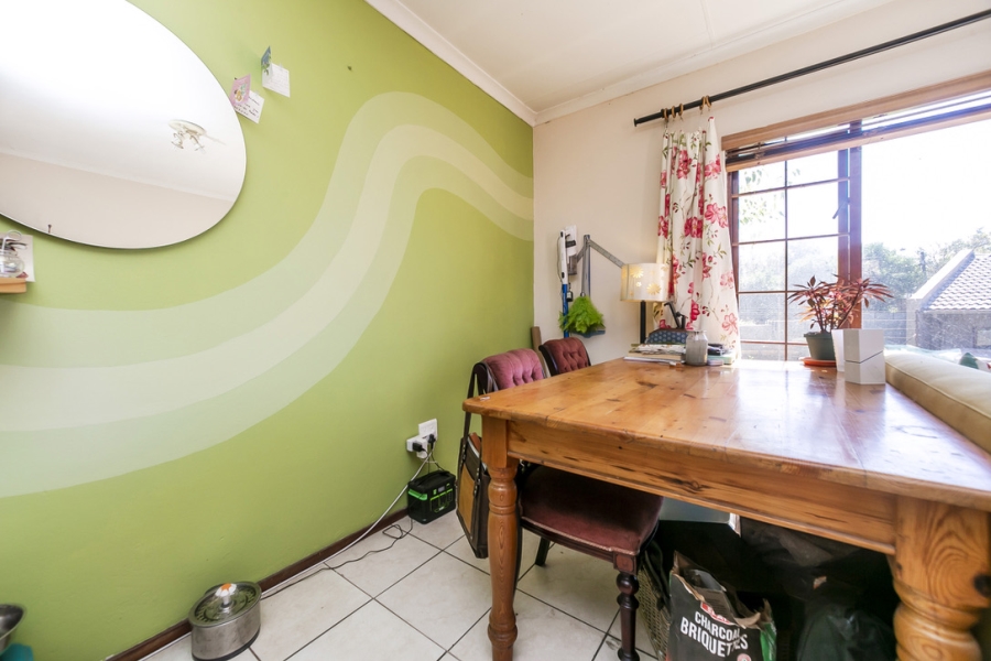 2 Bedroom Property for Sale in Linden Gauteng