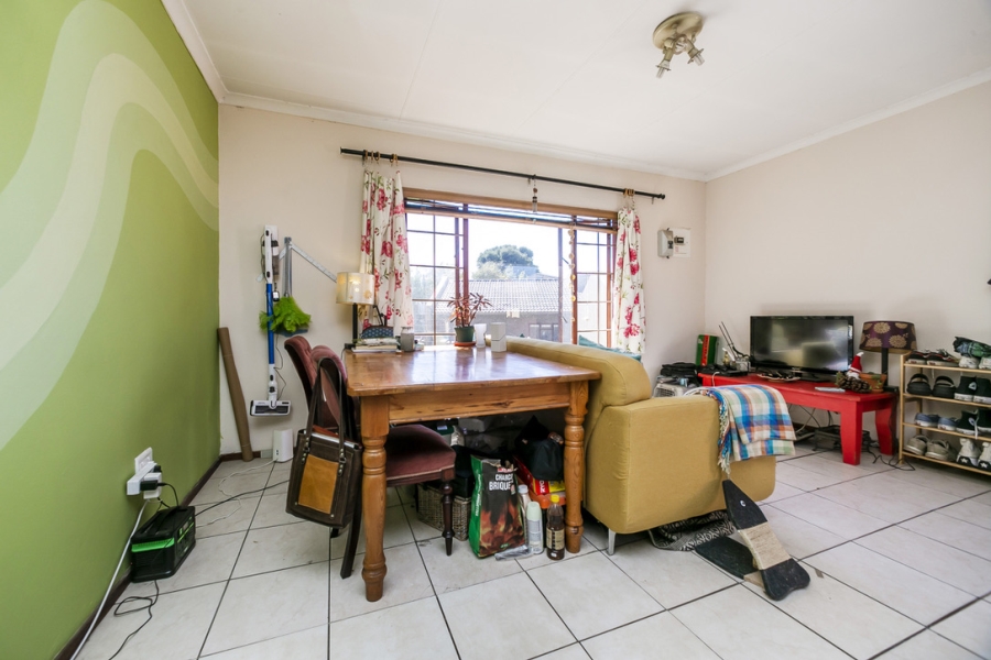 2 Bedroom Property for Sale in Linden Gauteng