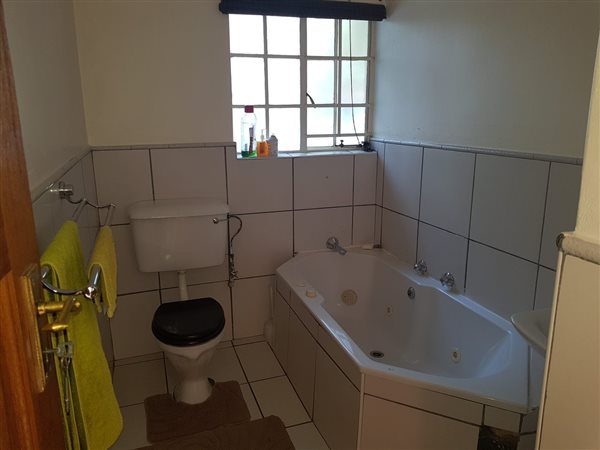 5 Bedroom Property for Sale in Van Riebeeck Park Gauteng